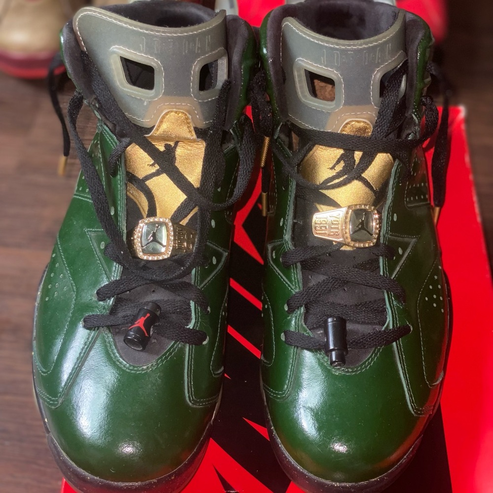 Jordan 6 champagne championship ring (size 12)